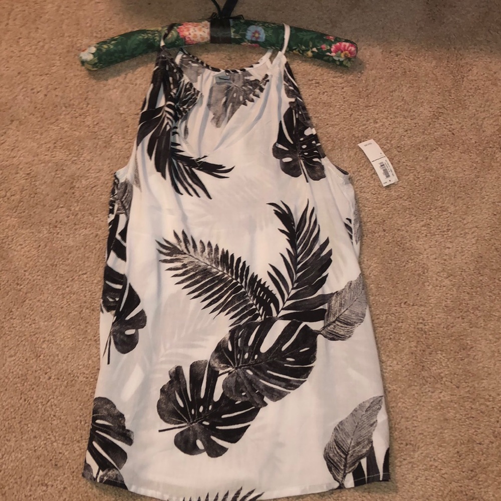 White/black light weight tank